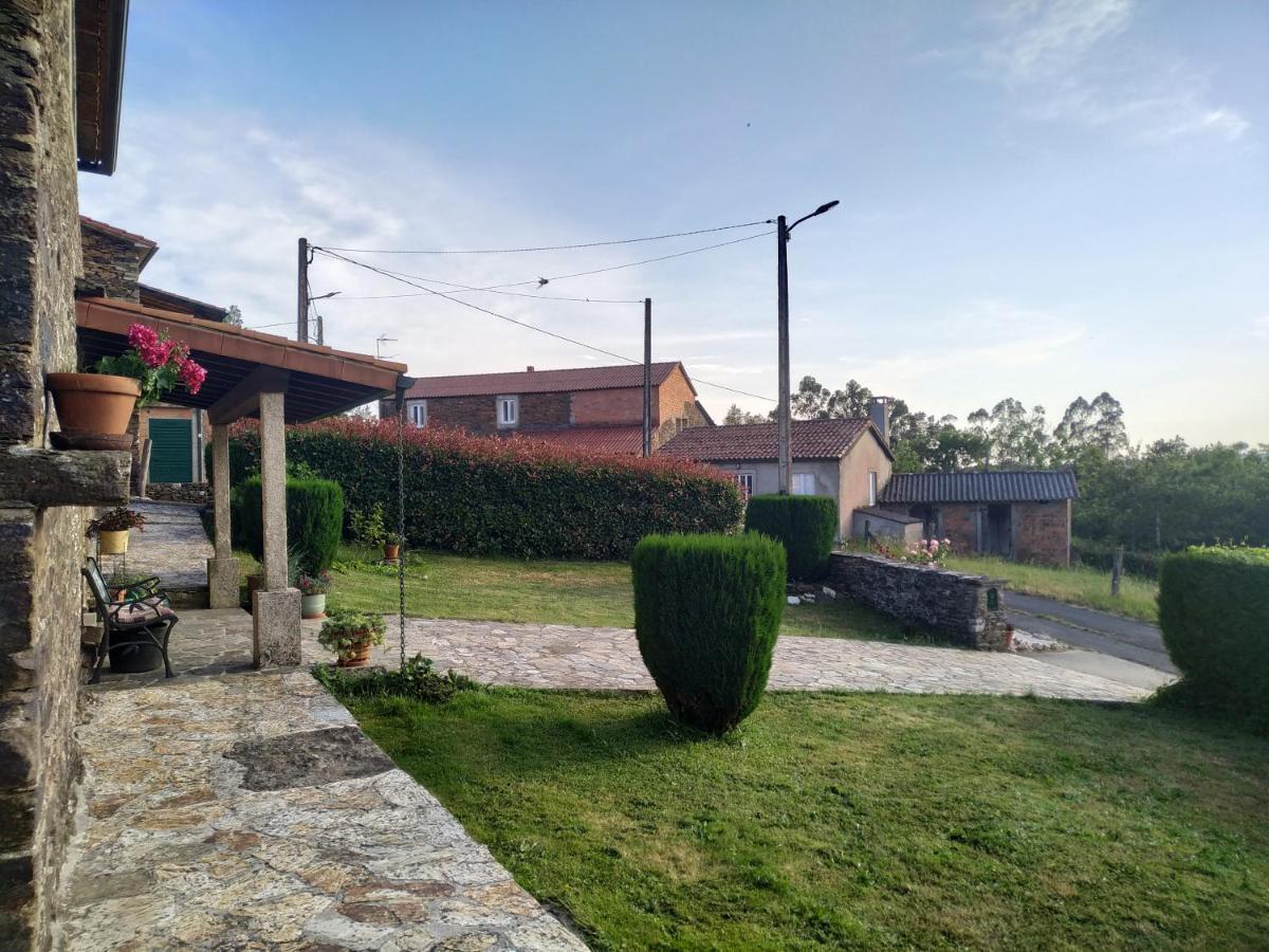 Casa O Castelo En Touro Villa Ngoại thất bức ảnh